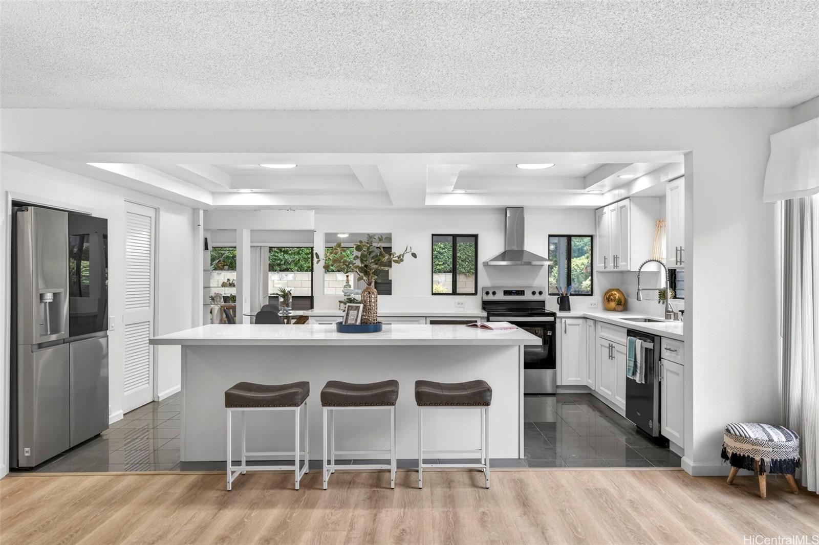 7539  Huialoha Street Kalama Valley, Hawaii Kai home - photo 9 of 25