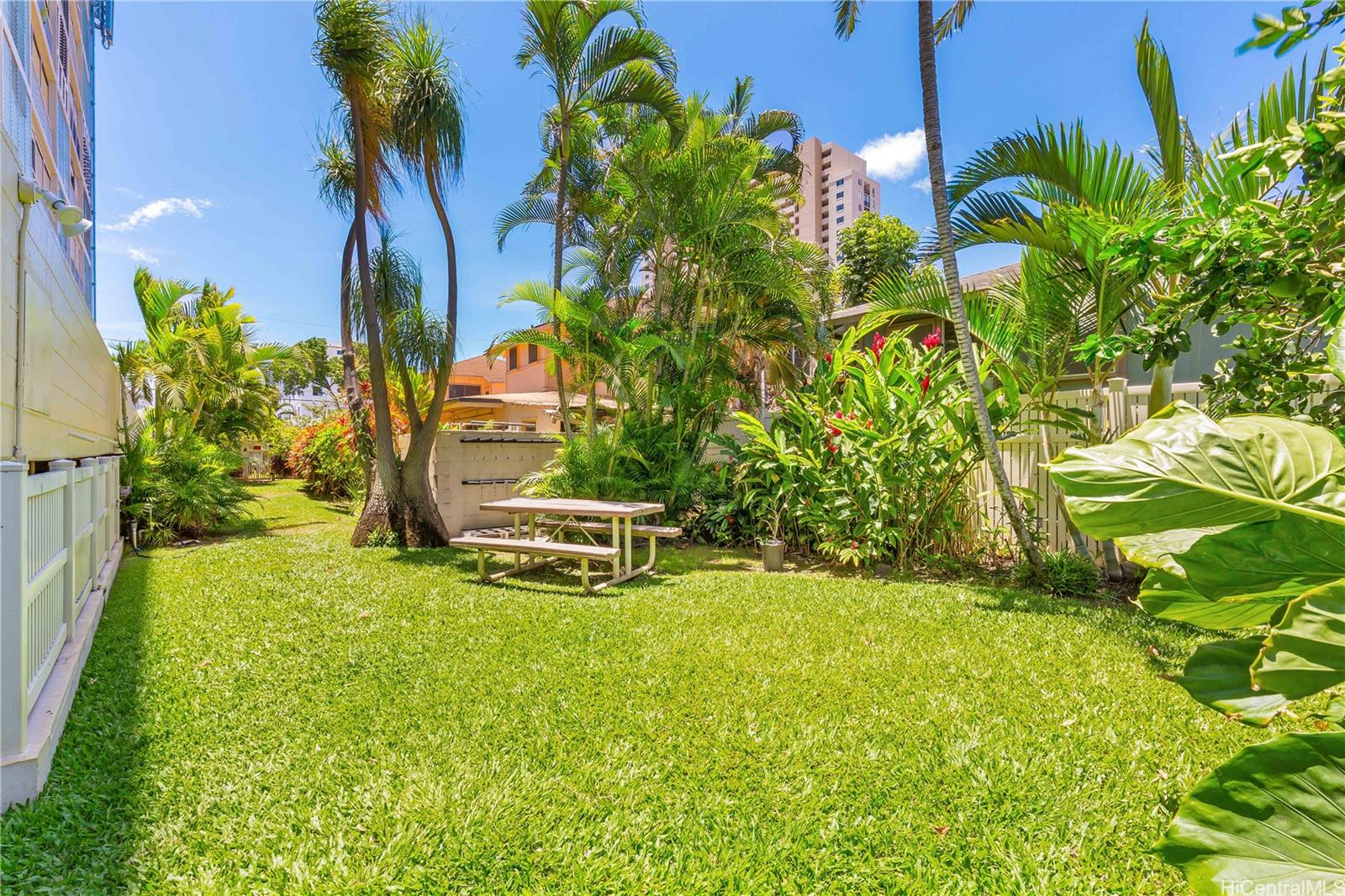 Sun Hala condo # 608, Honolulu, Hawaii - photo 15 of 18