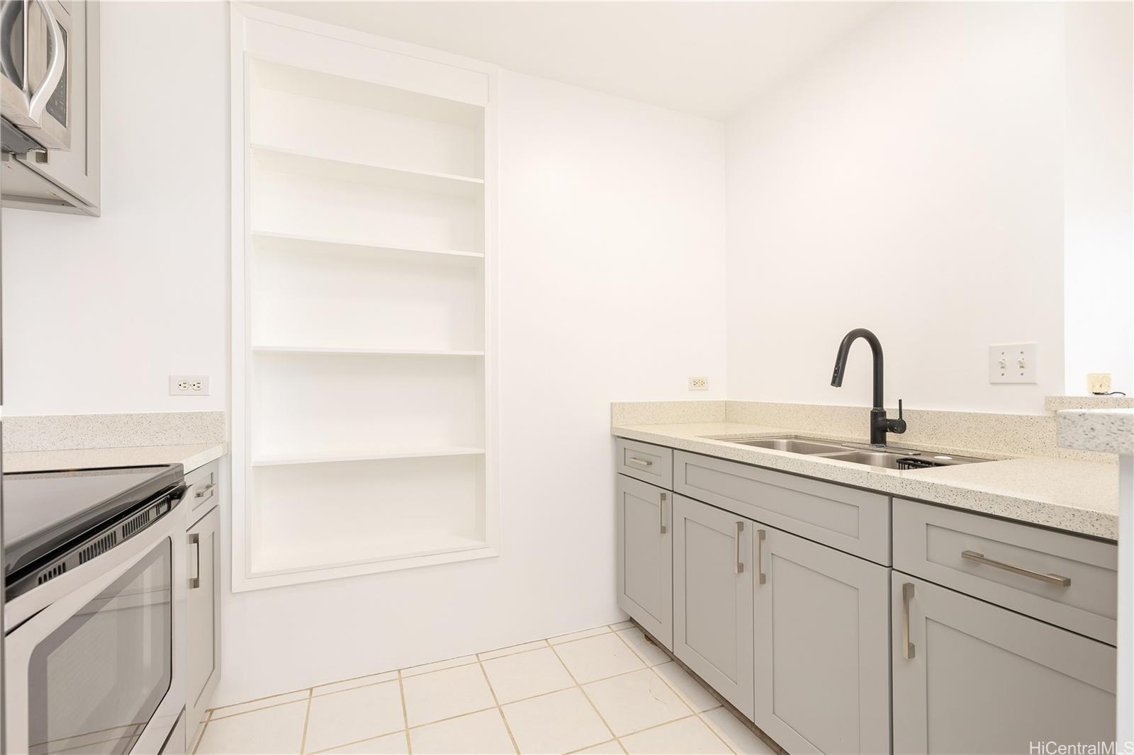 Sun Hala condo # 608, Honolulu, Hawaii - photo 5 of 18