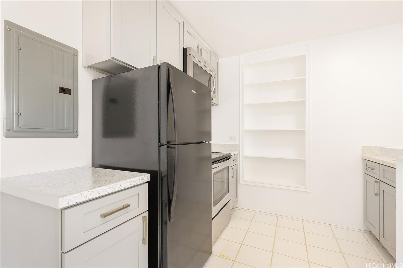 Sun Hala condo # 608, Honolulu, Hawaii - photo 6 of 18