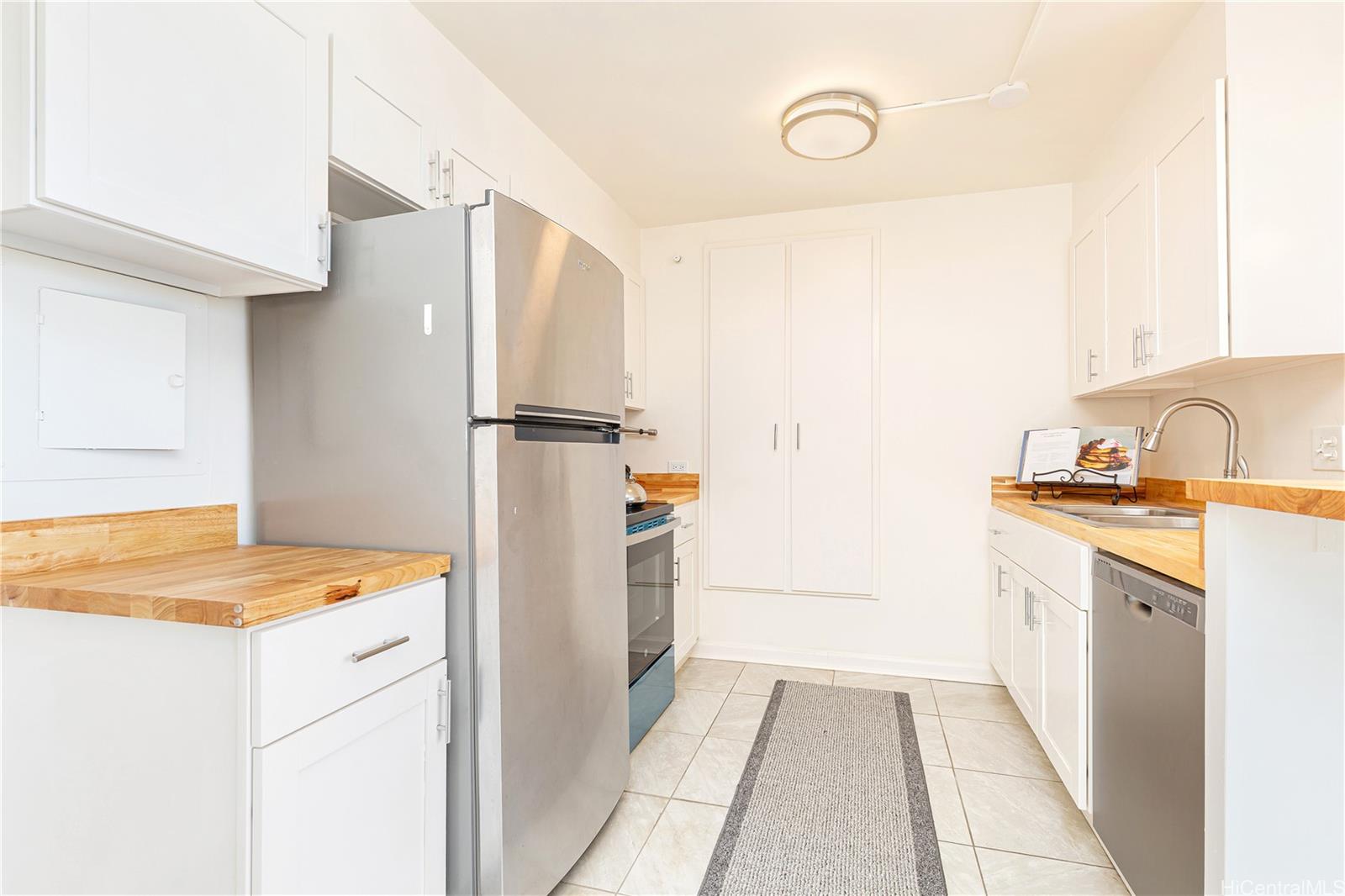 Sun Hala condo # 904, Honolulu, Hawaii - photo 9 of 24