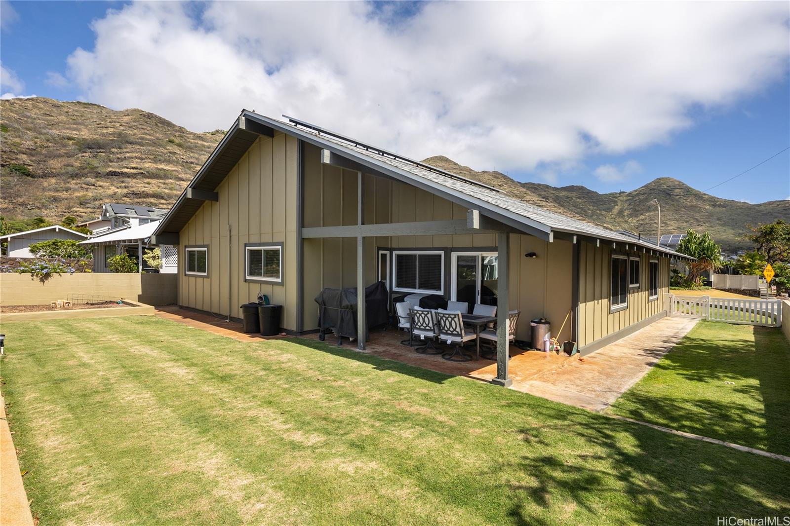 7549  Puumahoe Place Kalama Valley, Hawaii Kai home - photo 3 of 19