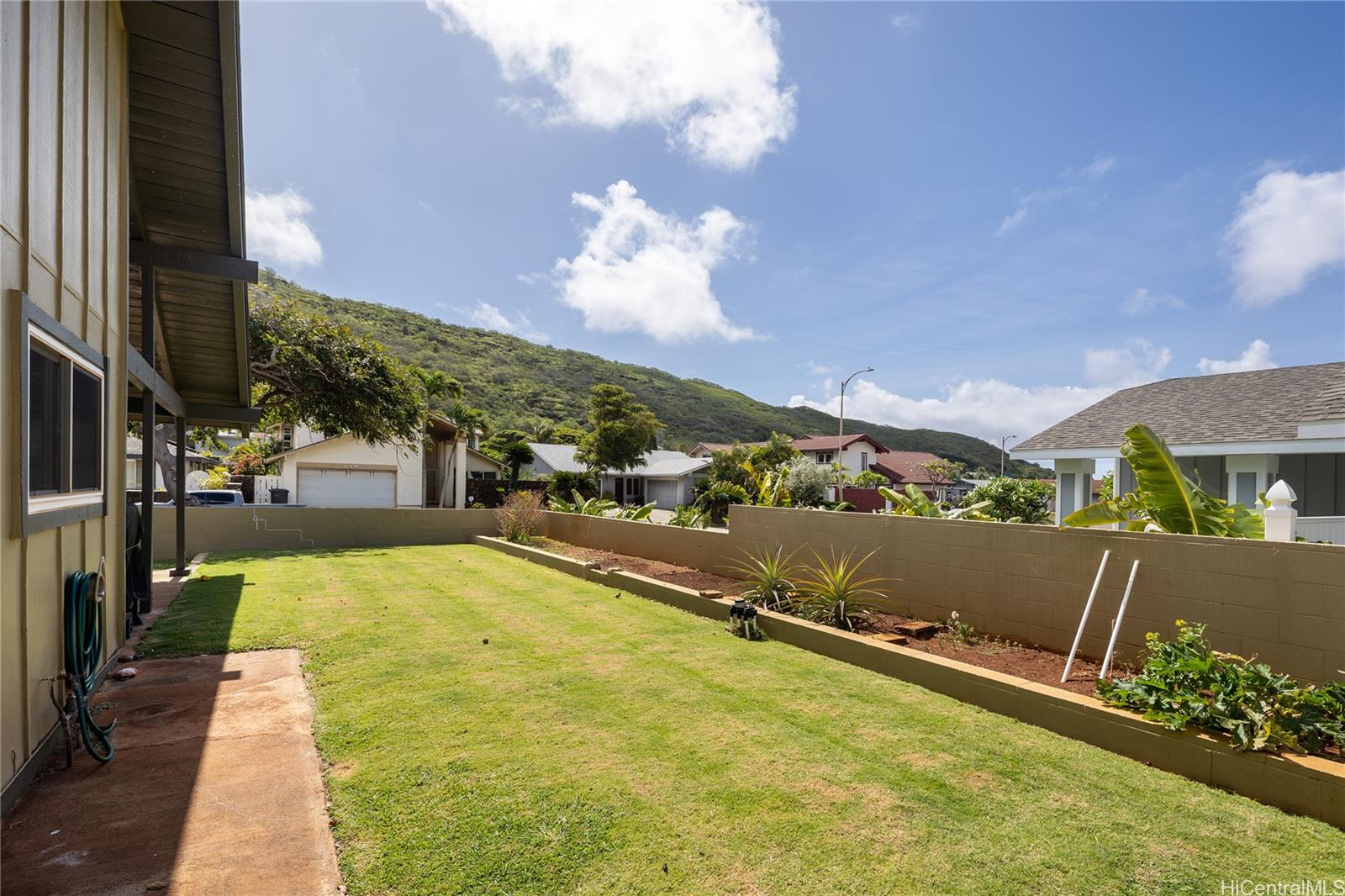 7549  Puumahoe Place Kalama Valley, Hawaii Kai home - photo 5 of 19