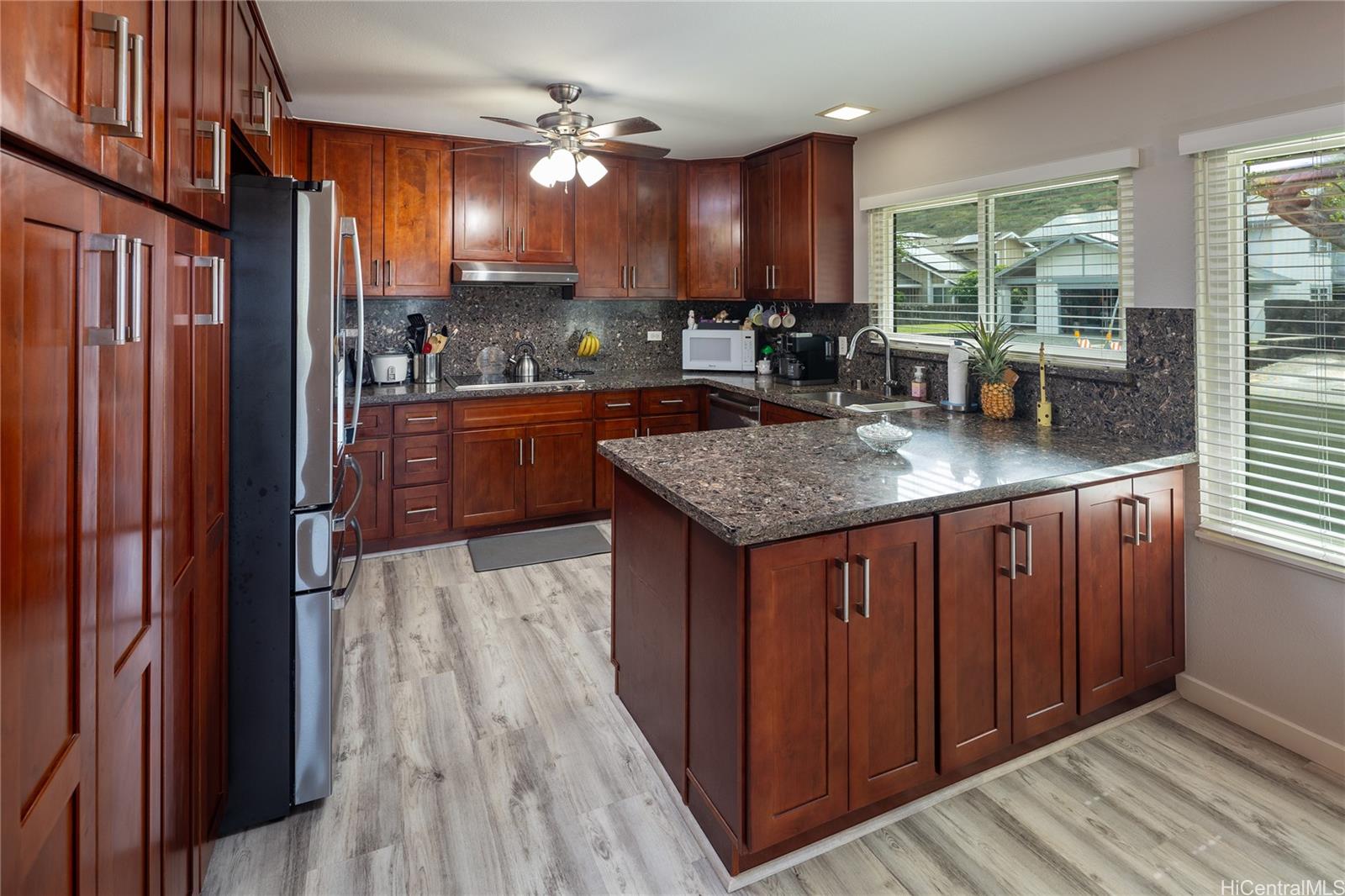 7549  Puumahoe Place Kalama Valley, Hawaii Kai home - photo 7 of 19