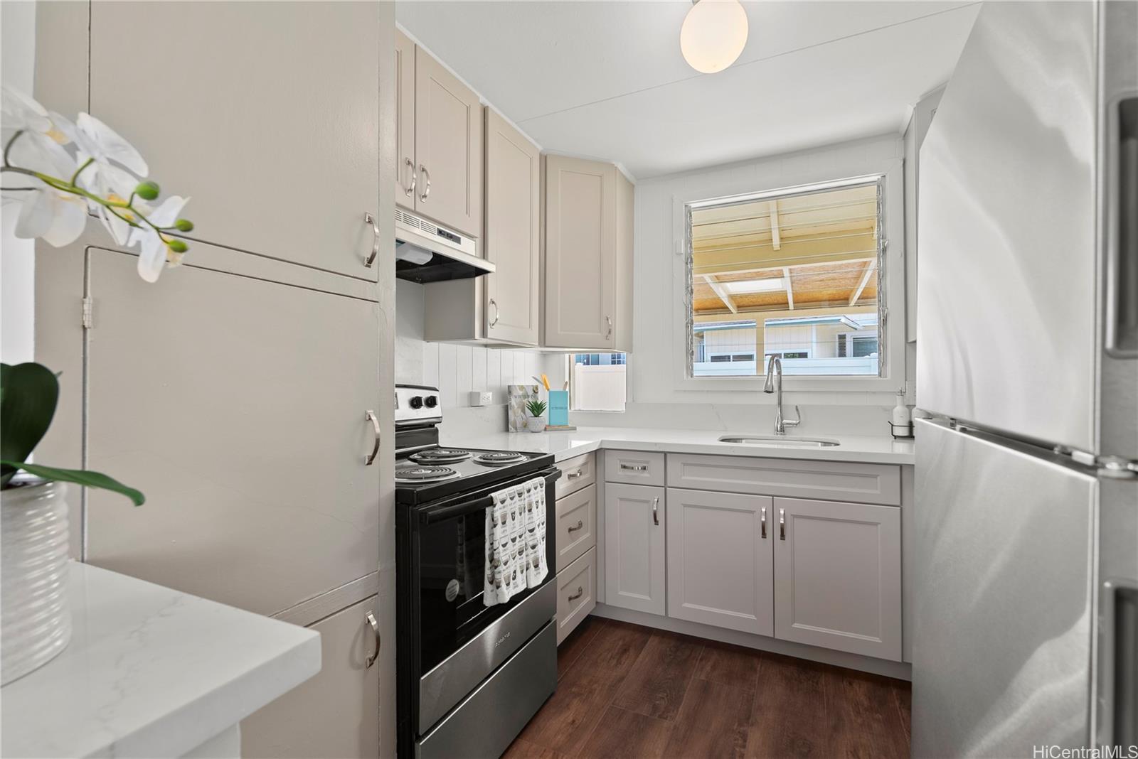 755  Kaipii Street Coconut Grove, Kailua home - photo 7 of 24