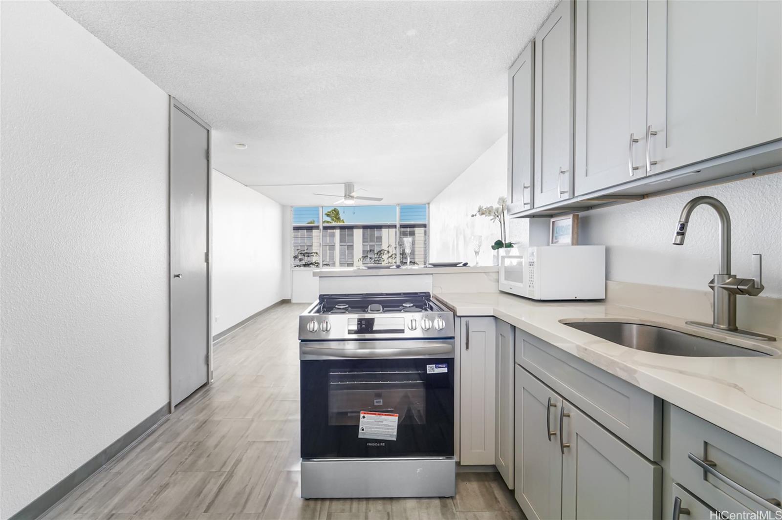 Holiday Gardens condo # A204, Honolulu, Hawaii - photo 2 of 19