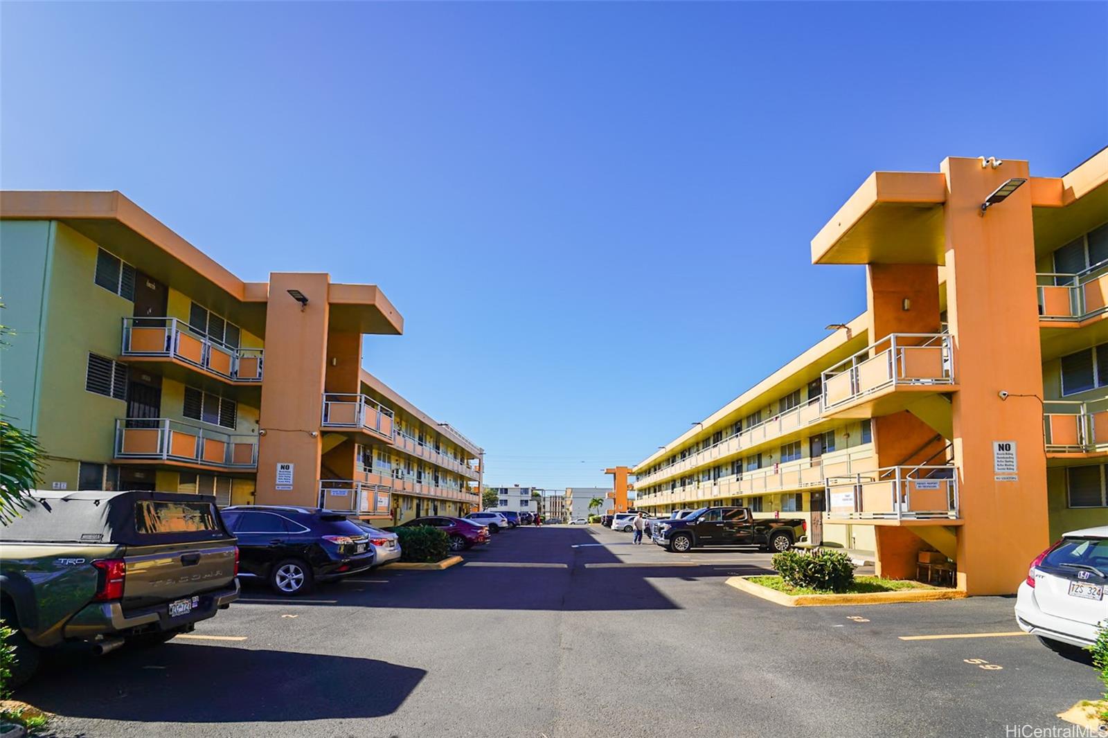 Holiday Gardens condo # A204, Honolulu, Hawaii - photo 15 of 19