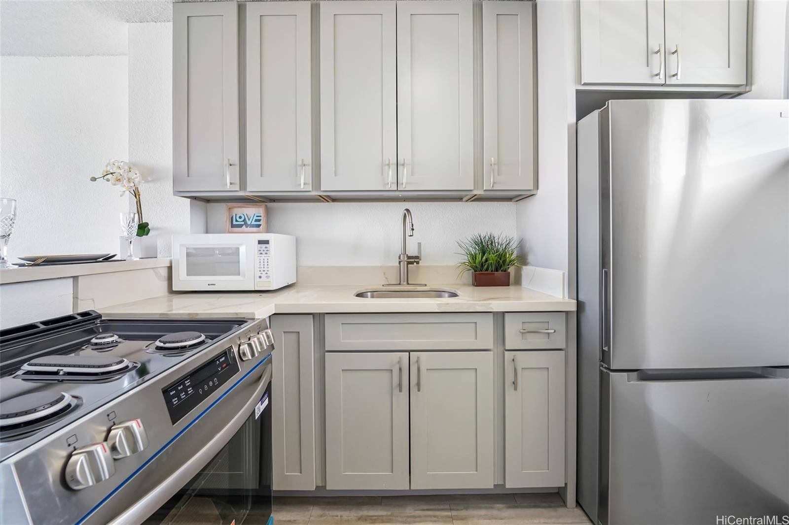 Holiday Gardens condo # A204, Honolulu, Hawaii - photo 3 of 19