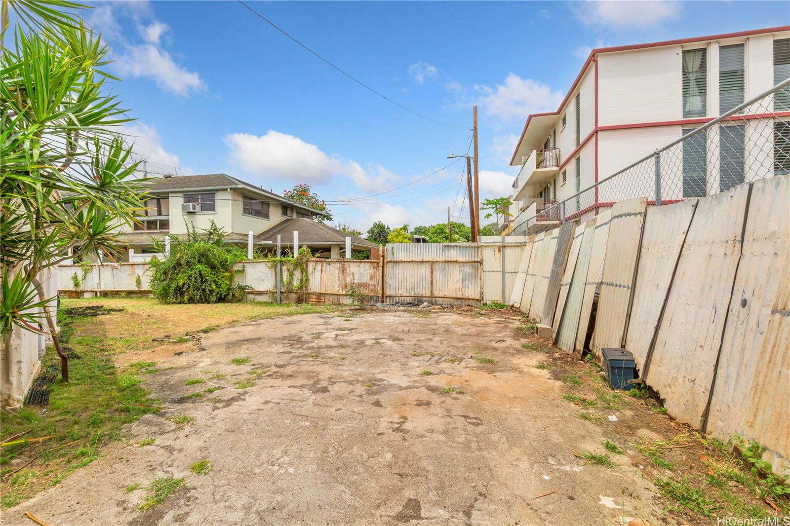 756  University Ave Moiliili, Honolulu home - photo 2 of 22