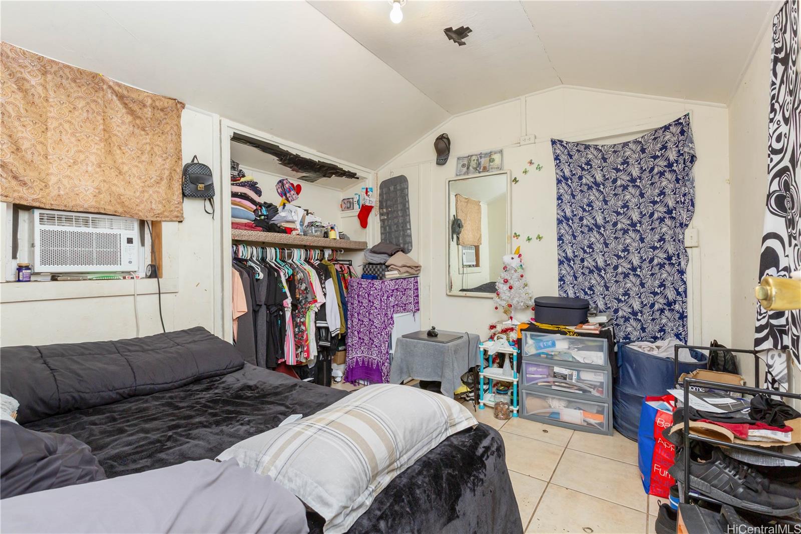 756  University Ave Moiliili, Honolulu home - photo 14 of 22
