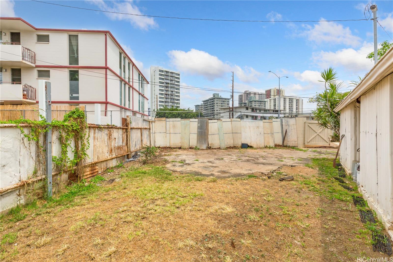 756  University Ave Moiliili, Honolulu home - photo 7 of 22