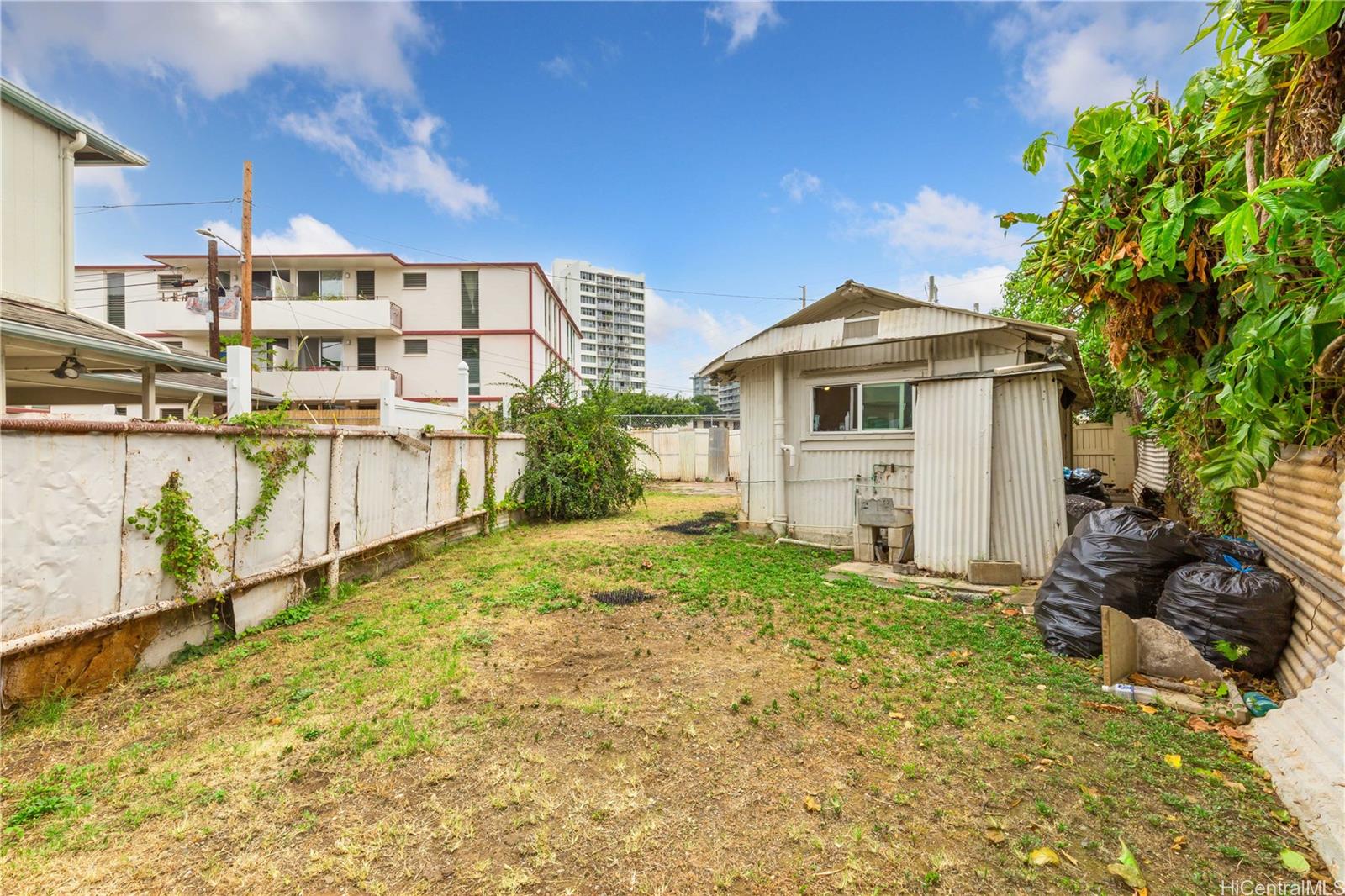 756  University Ave Moiliili, Honolulu home - photo 9 of 22