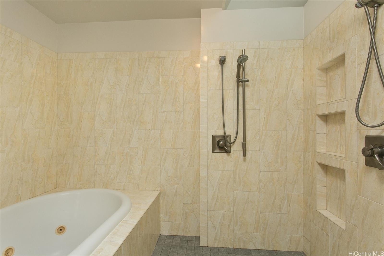 759  Elepaio Street Kahala Area, Diamond Head home - photo 16 of 25