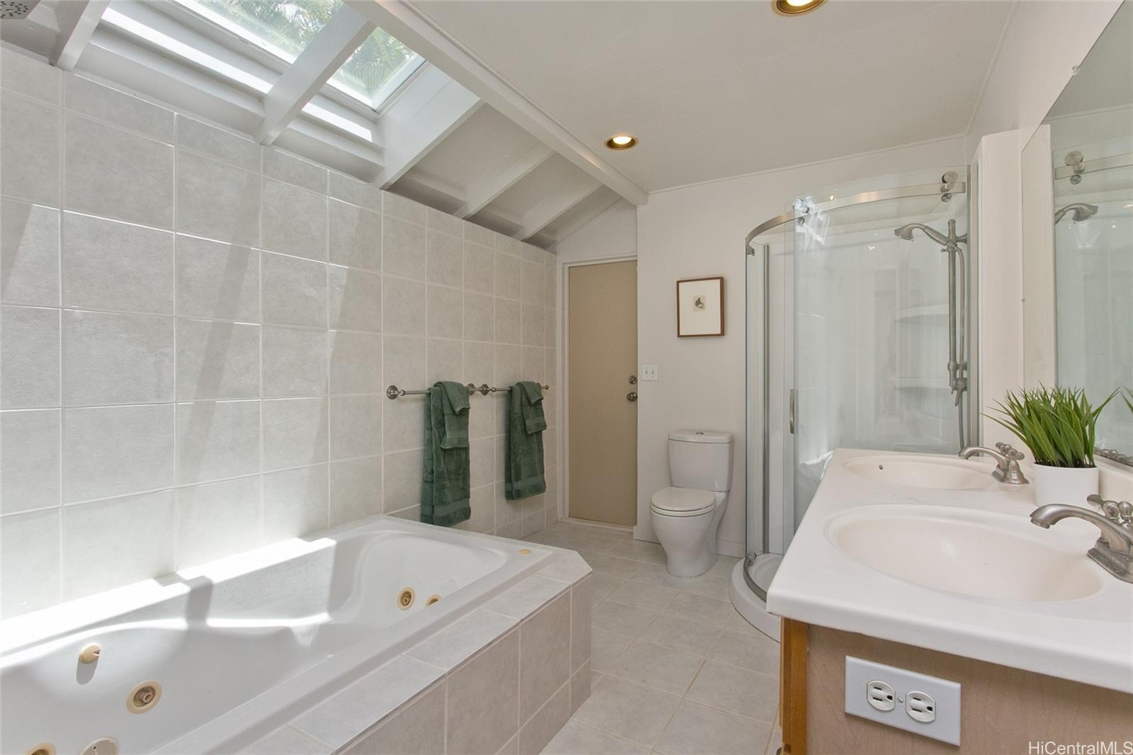 759  Elepaio Street Kahala Area, Diamond Head home - photo 19 of 25