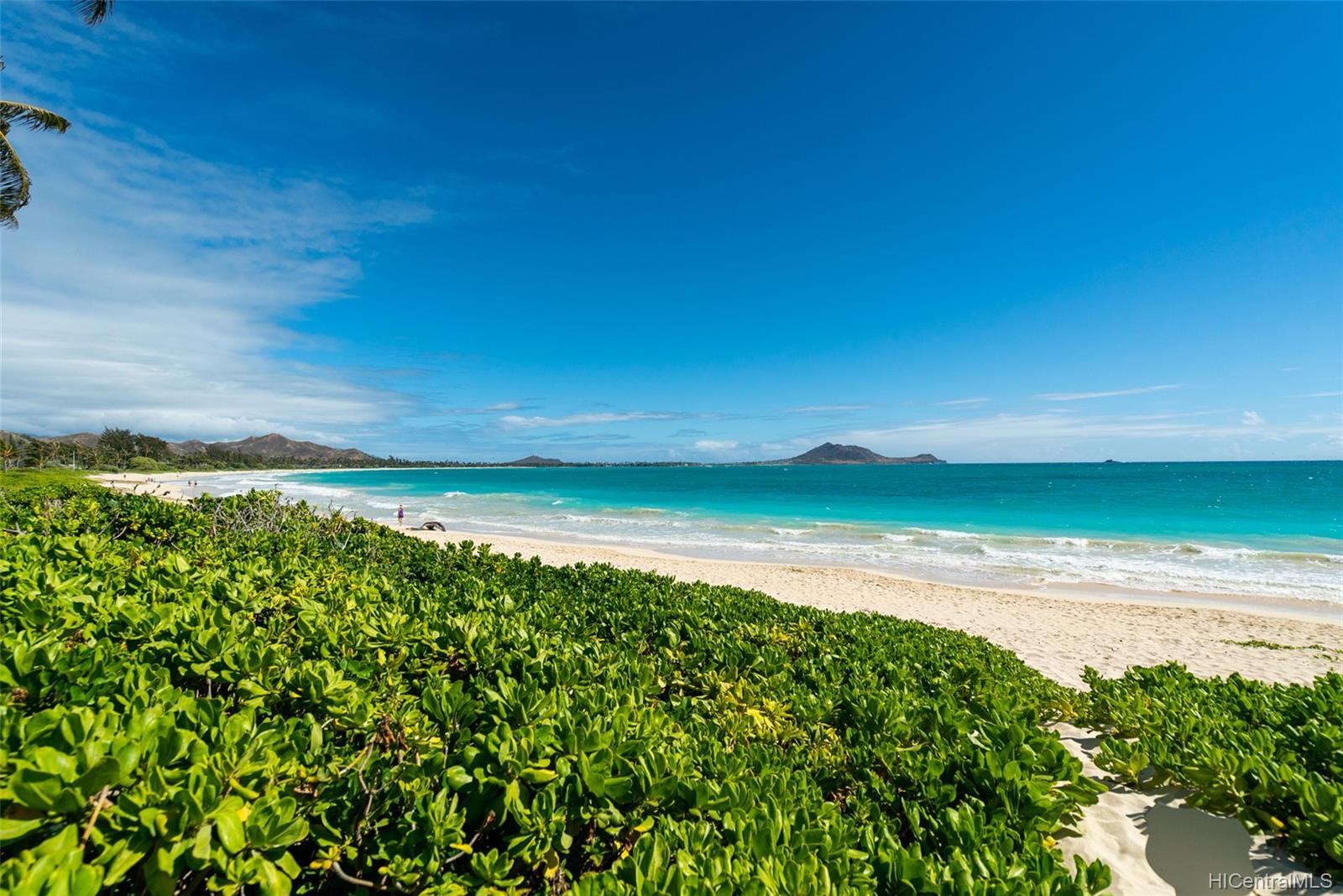 76 Kalaheo Ave , Kailua, Hi 96734 Beachside home Kailua