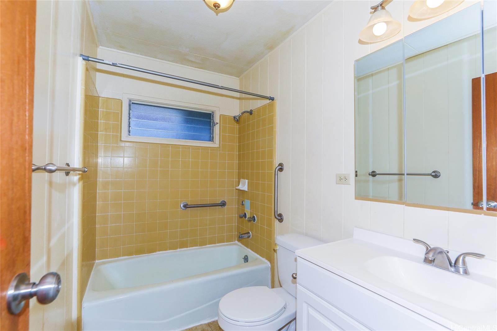 760  Kopke St Kapalama, Honolulu home - photo 18 of 25