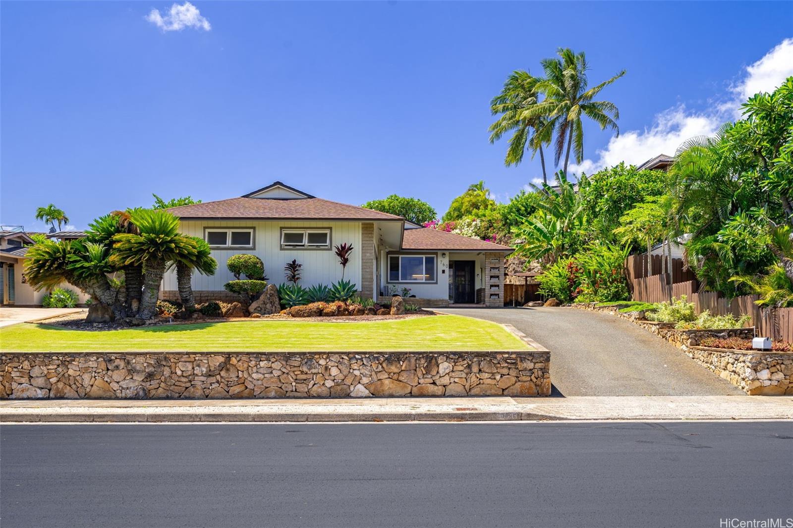 760  Onaha Street Kahala Area, Diamond Head home - photo 2 of 25