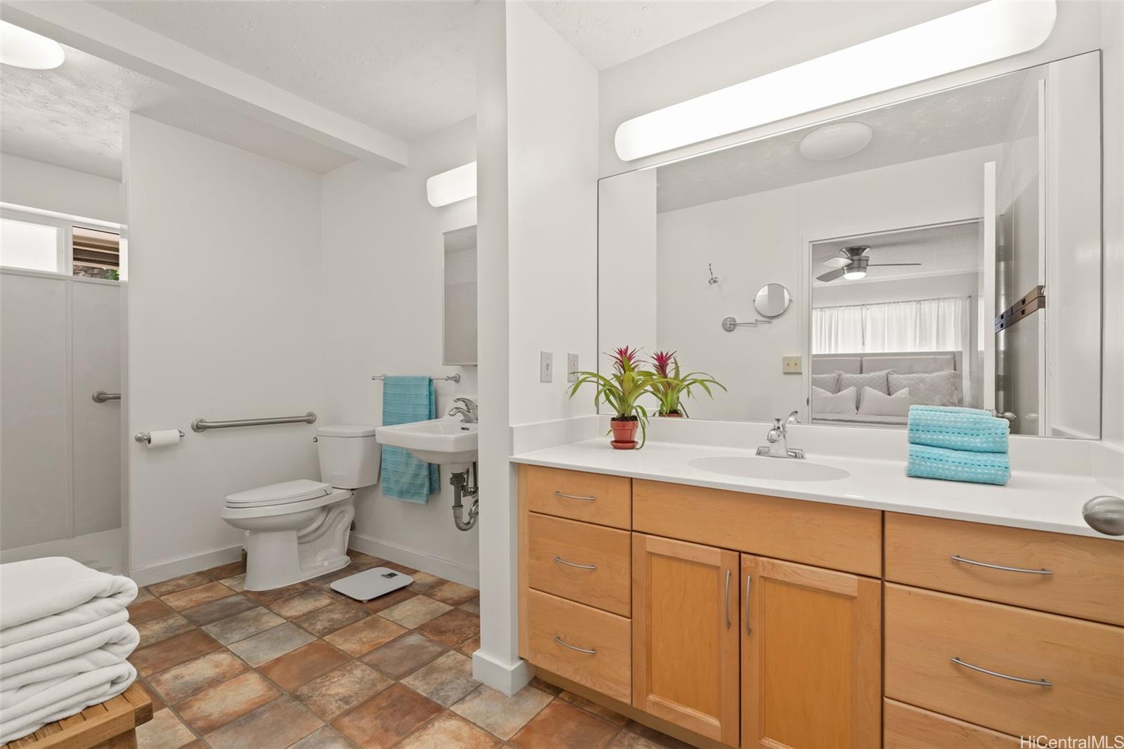760  Onaha Street Kahala Area, Diamond Head home - photo 15 of 25