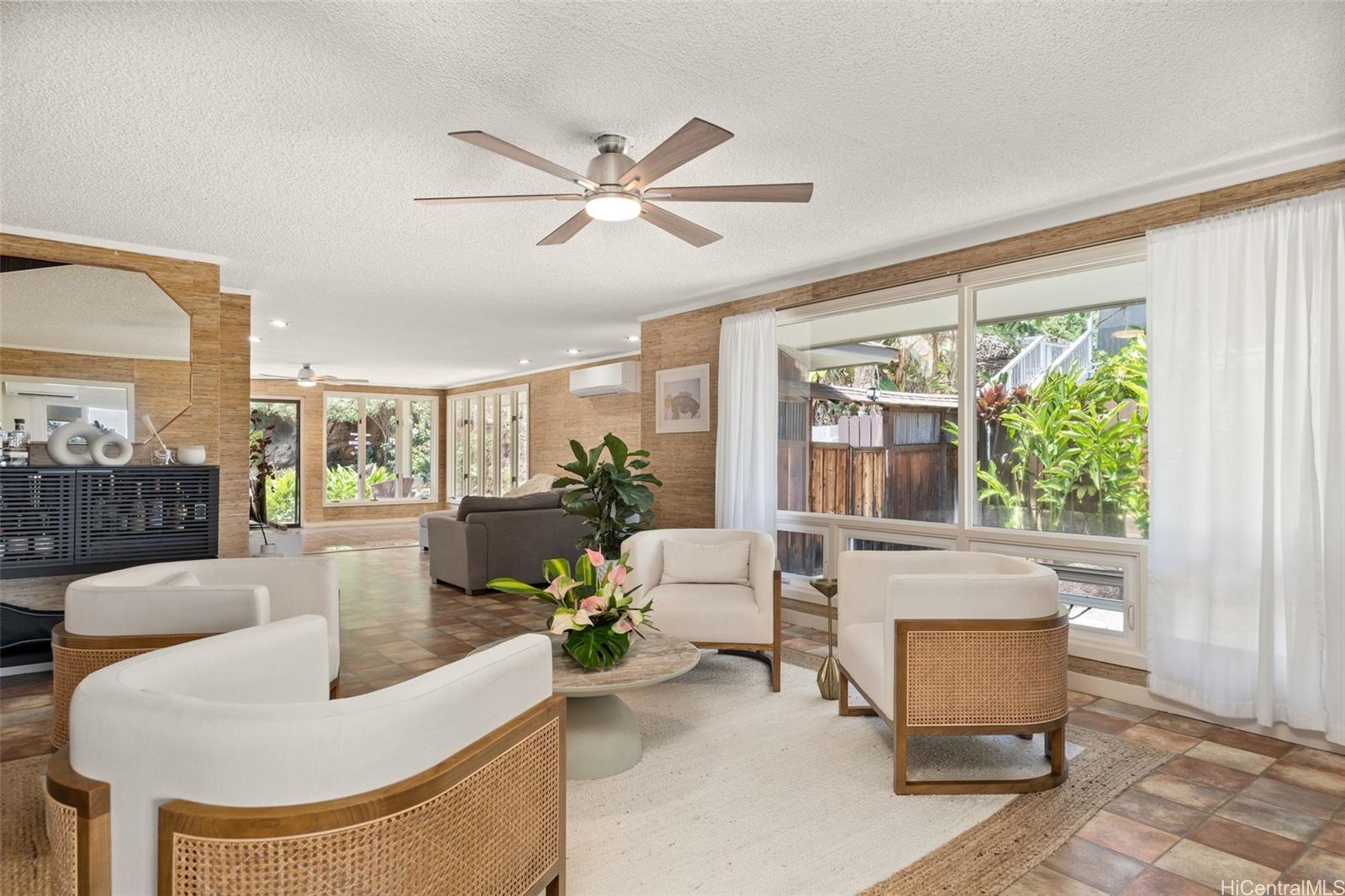 760  Onaha Street Kahala Area, Diamond Head home - photo 4 of 25
