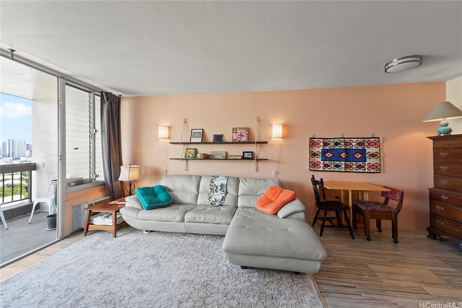 Kinau Lanais condo # 1503, Honolulu, Hawaii - photo 4 of 17