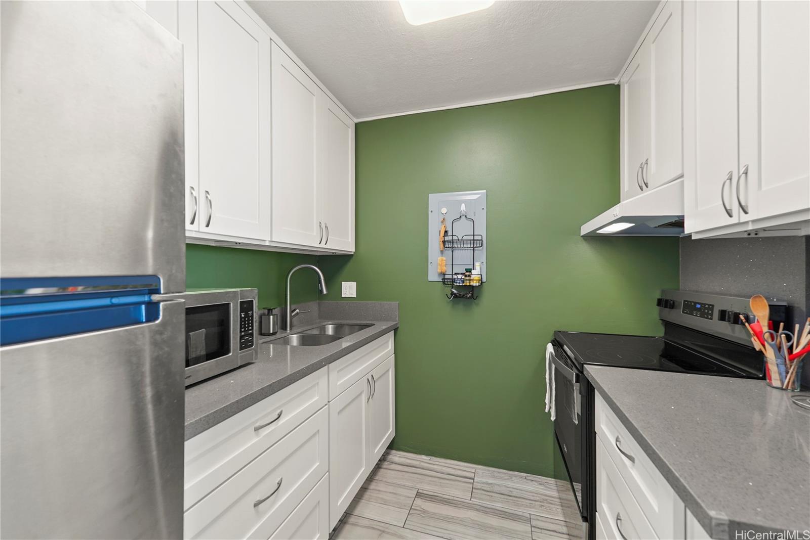 Kinau Lanais condo # 1503, Honolulu, Hawaii - photo 5 of 17