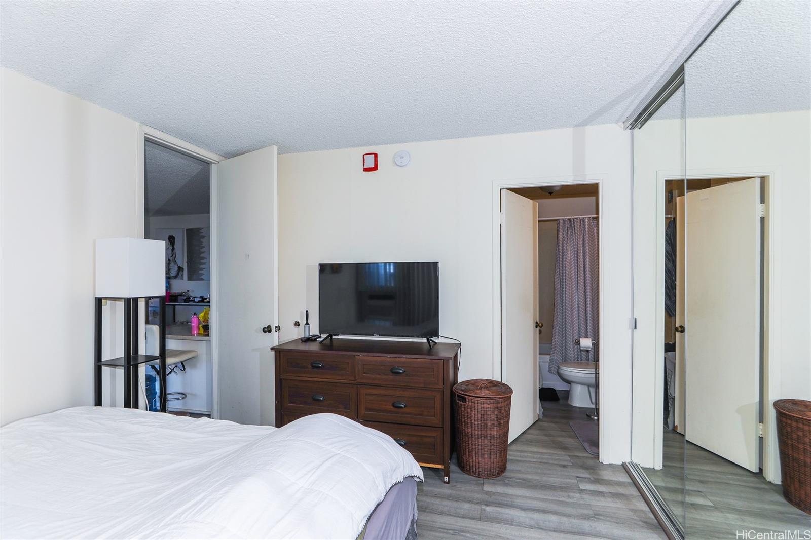 Kinau Lanais condo # 1507, Honolulu, Hawaii - photo 16 of 25