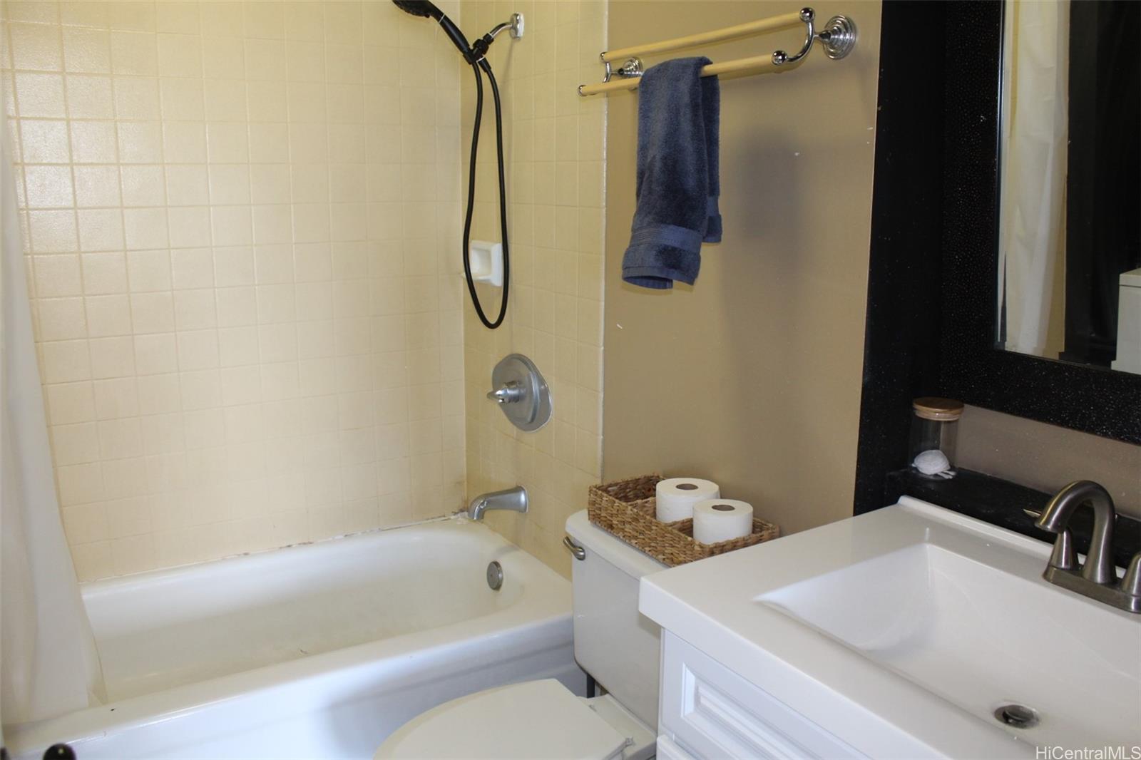 Kinau Lanais condo # 2107, Honolulu, Hawaii - photo 12 of 13