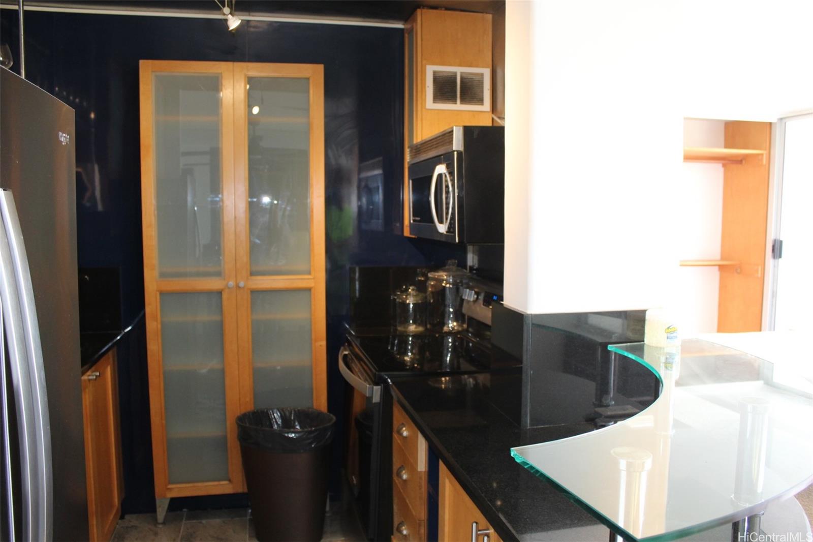 Kinau Lanais condo # 2107, Honolulu, Hawaii - photo 8 of 13