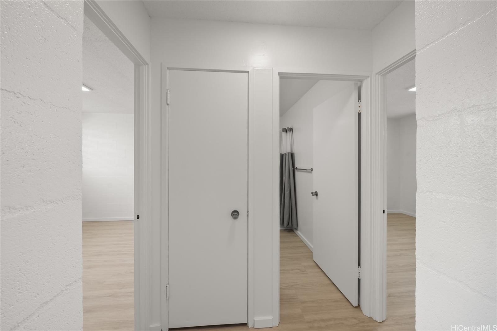 Holiday Apts condo # 223, Honolulu, Hawaii - photo 5 of 10