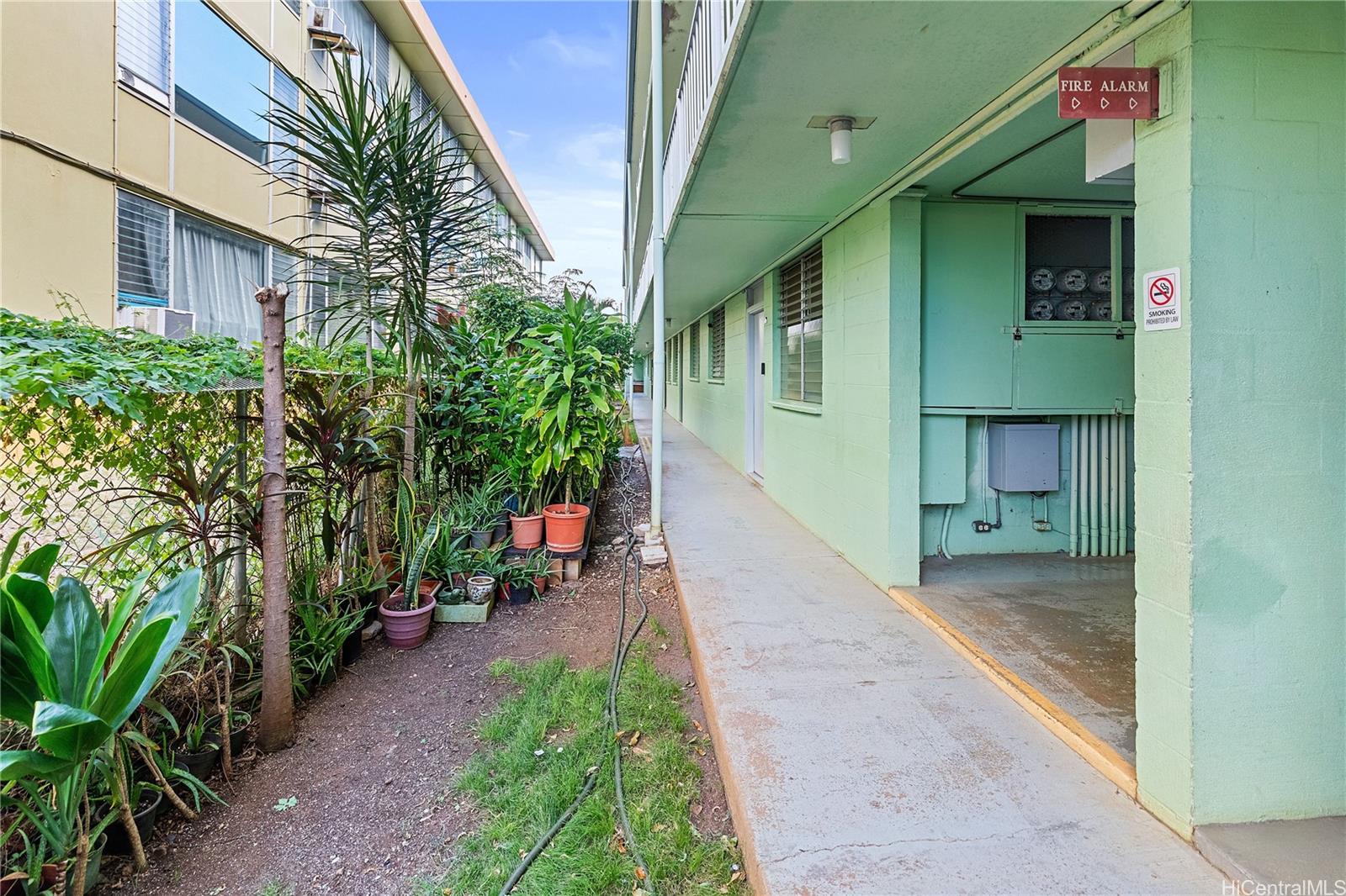 Holiday Apts condo # 323B, Honolulu, Hawaii - photo 19 of 24