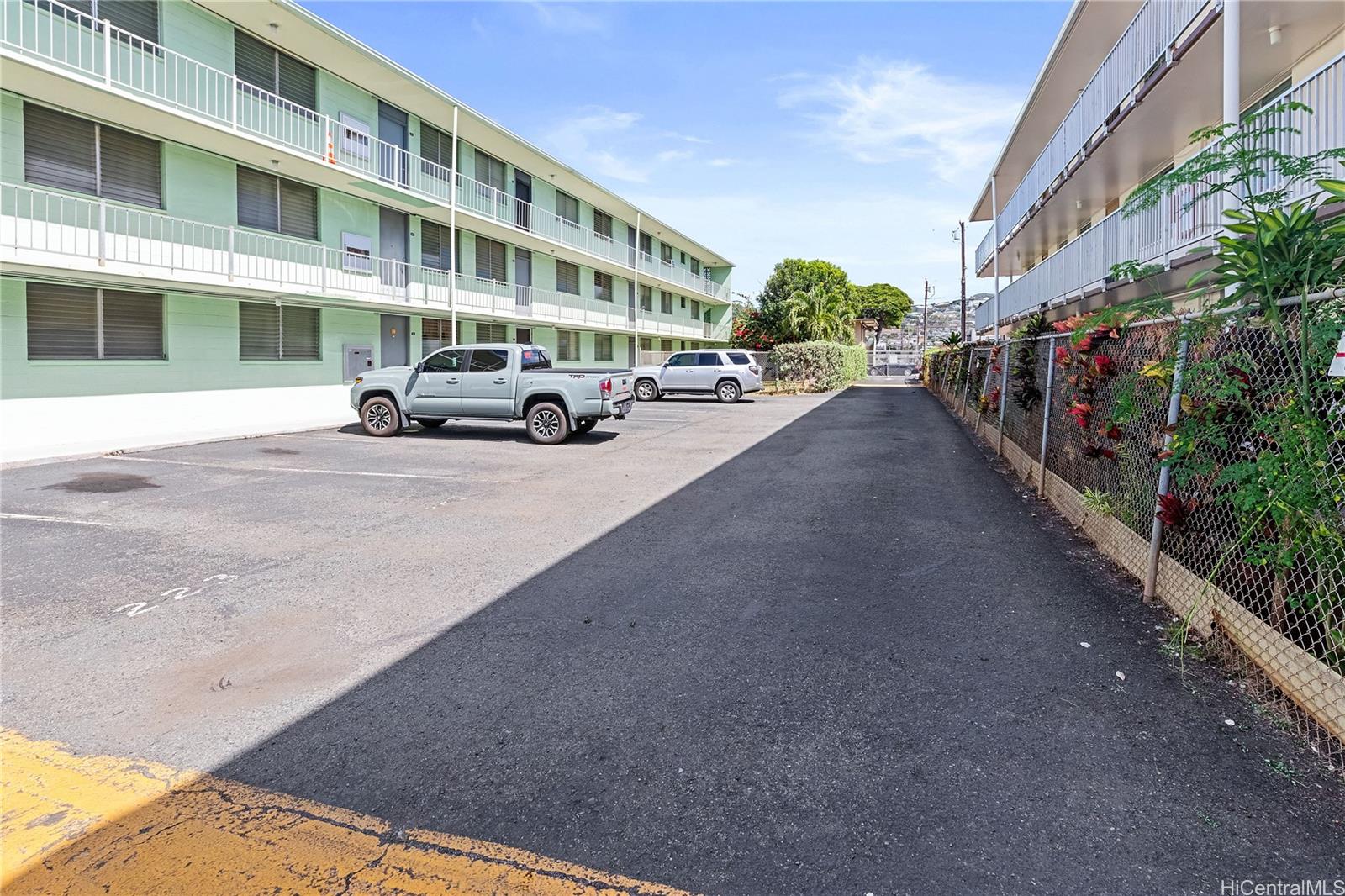 Holiday Apts condo # 323B, Honolulu, Hawaii - photo 22 of 24