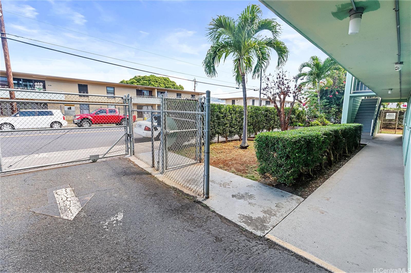 Holiday Apts condo # 323B, Honolulu, Hawaii - photo 23 of 24