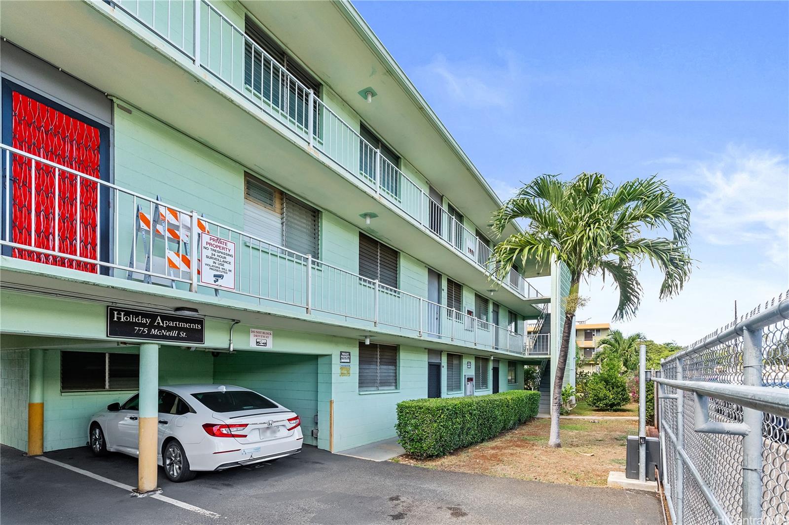 Holiday Apts condo # 323B, Honolulu, Hawaii - photo 4 of 24