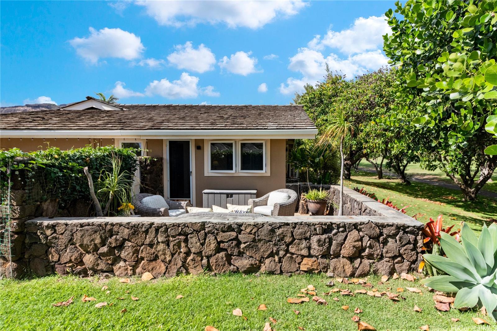 7776  Kalohelani Place Queens Gate, Hawaii Kai home - photo 20 of 24