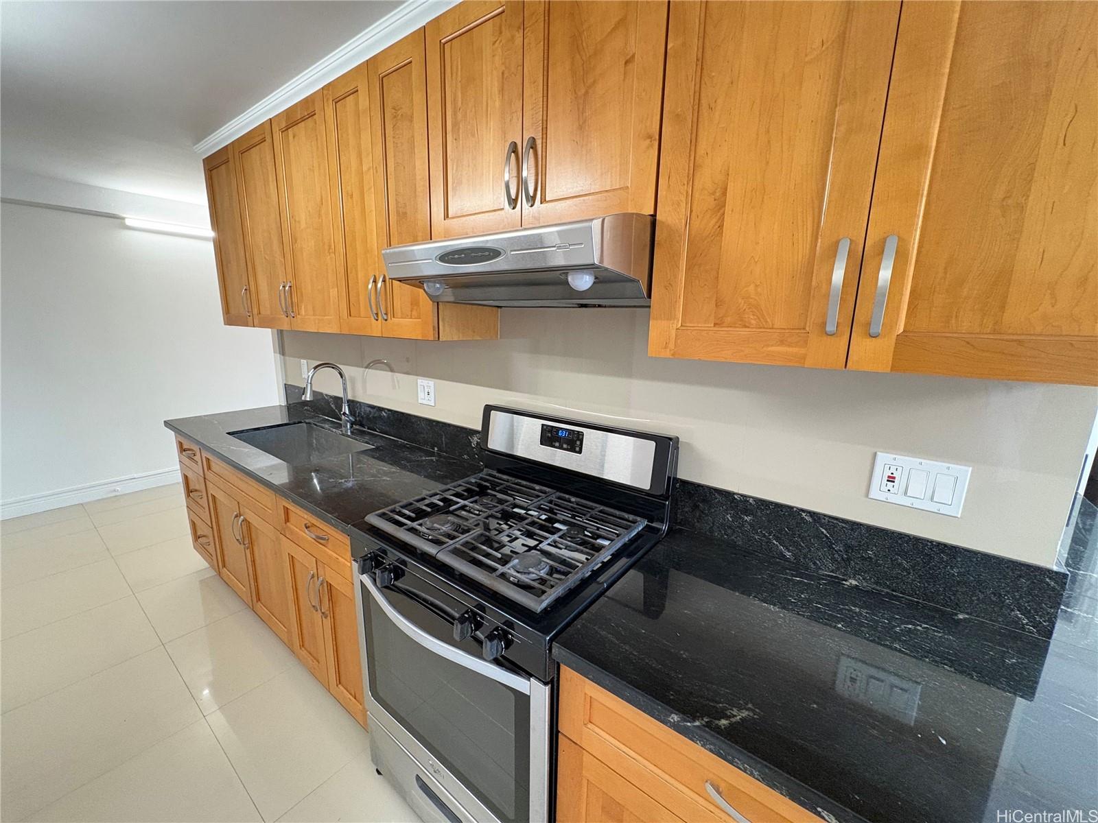 778 Wiliwili St condo # 504, Honolulu, Hawaii - photo 2 of 15