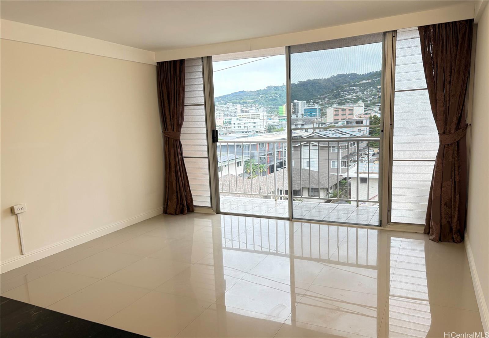 778 Wiliwili St condo # 504, Honolulu, Hawaii - photo 4 of 15