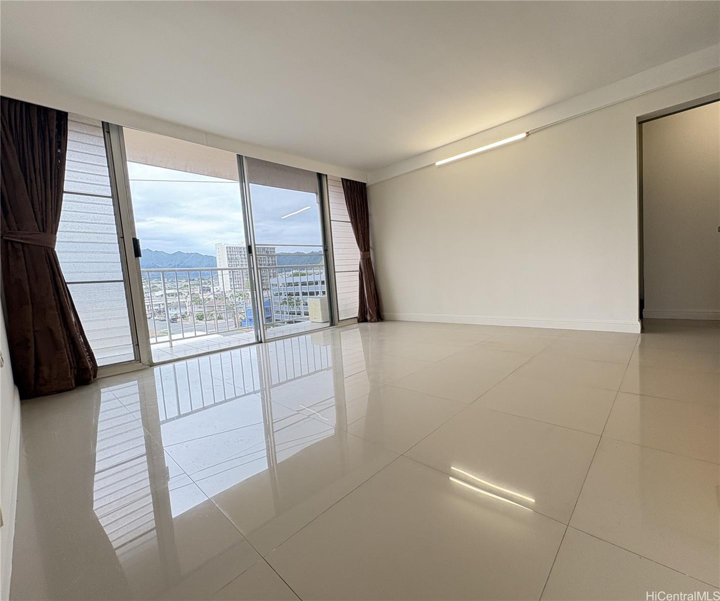 778 Wiliwili St condo # 504, Honolulu, Hawaii - photo 6 of 15