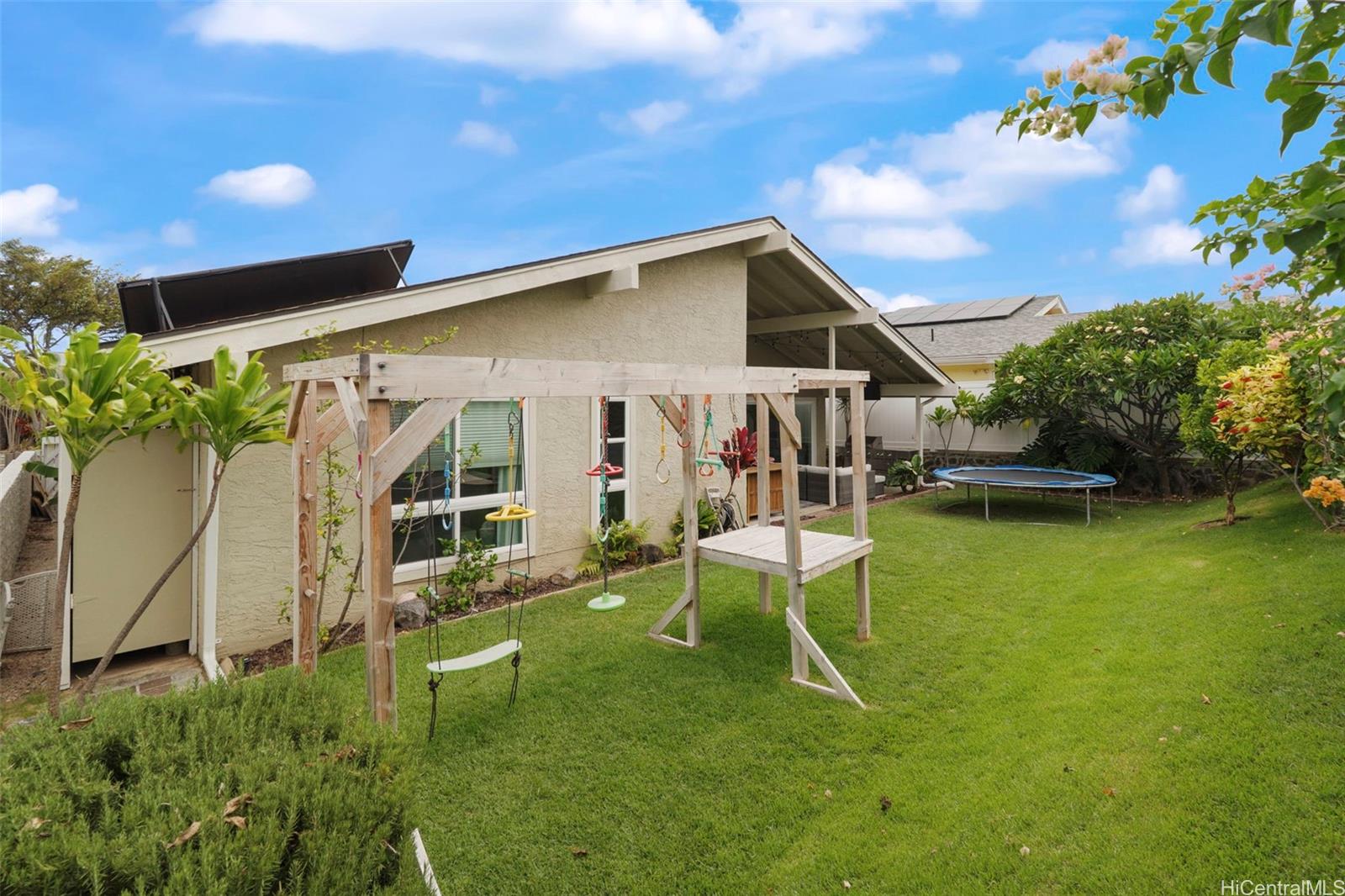 7780  Waikapu Loop Kalama Valley, Hawaii Kai home - photo 22 of 25