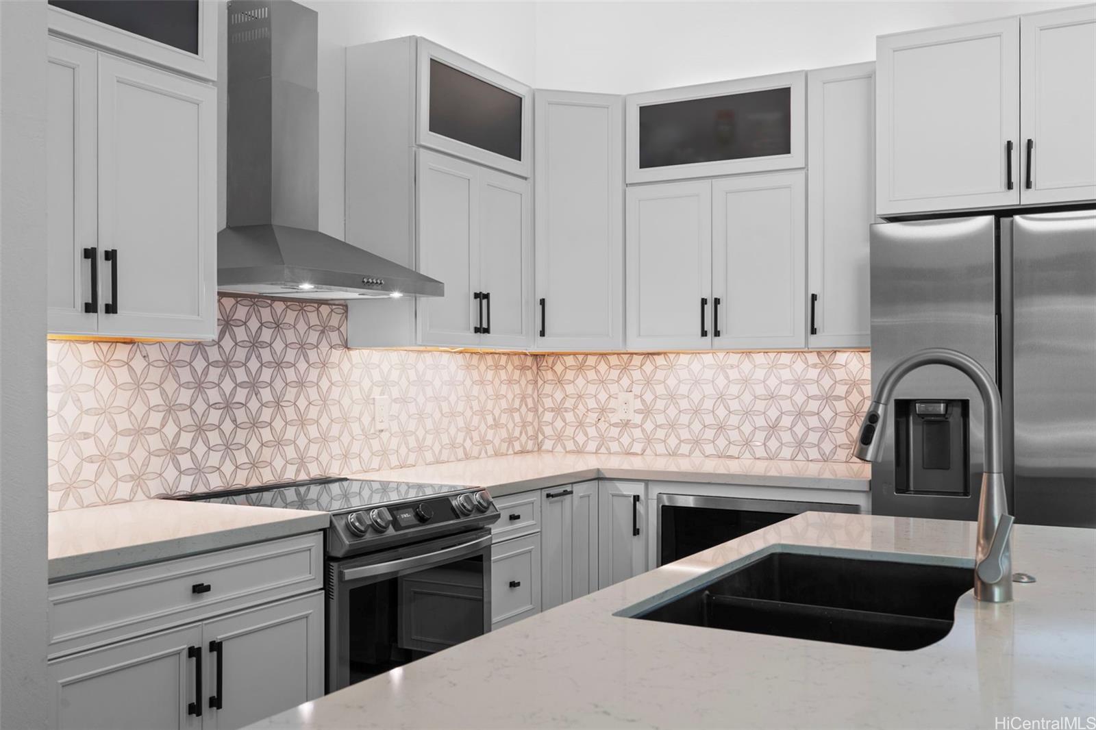 7780  Waikapu Loop Kalama Valley, Hawaii Kai home - photo 7 of 25