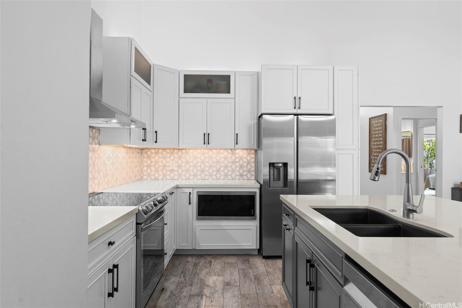 7780  Waikapu Loop Kalama Valley, Hawaii Kai home - photo 8 of 25