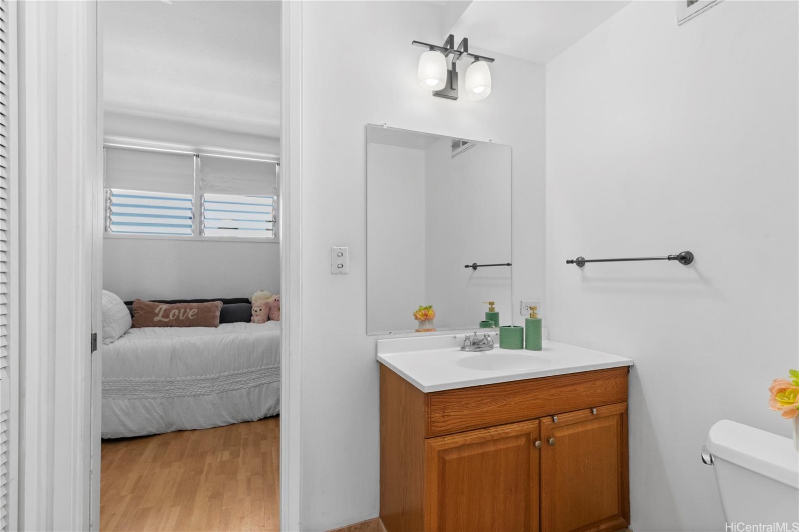 Woodrose condo # 1102, Honolulu, Hawaii - photo 9 of 12