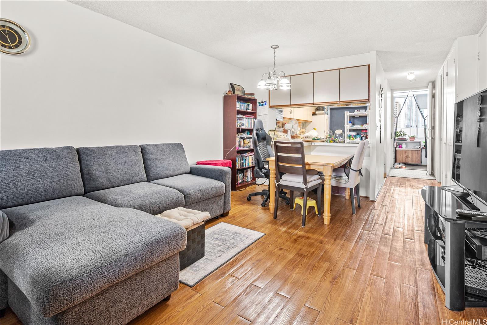 Woodrose condo # 408, Honolulu, Hawaii - photo 4 of 20