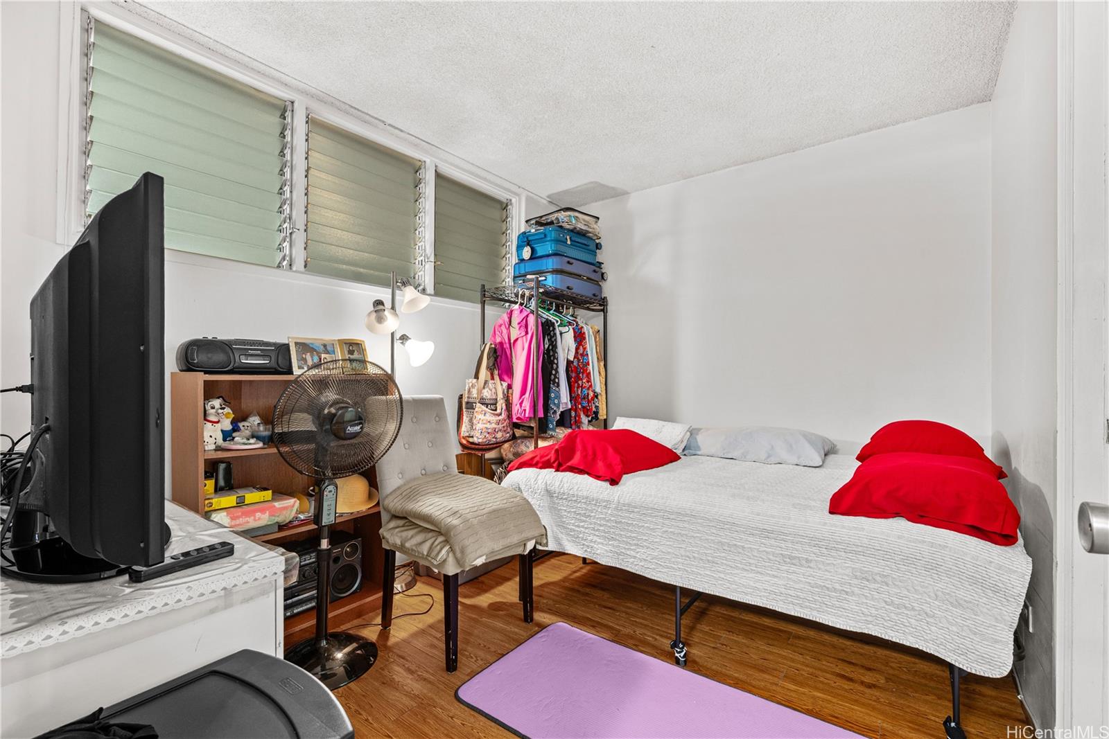 Woodrose condo # 408, Honolulu, Hawaii - photo 7 of 20