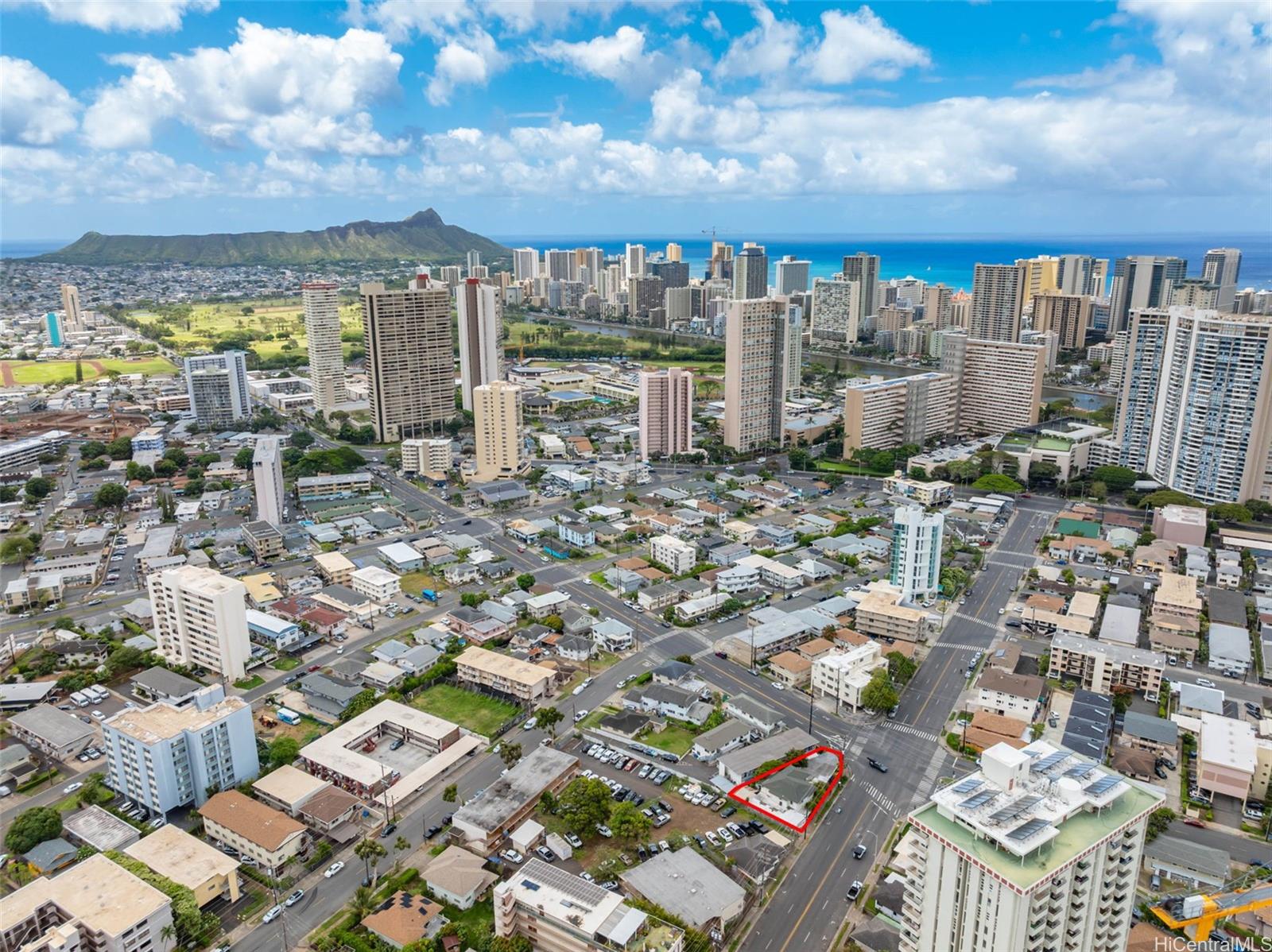 781  Isenberg Street Moiliili, Honolulu home - photo 5 of 5