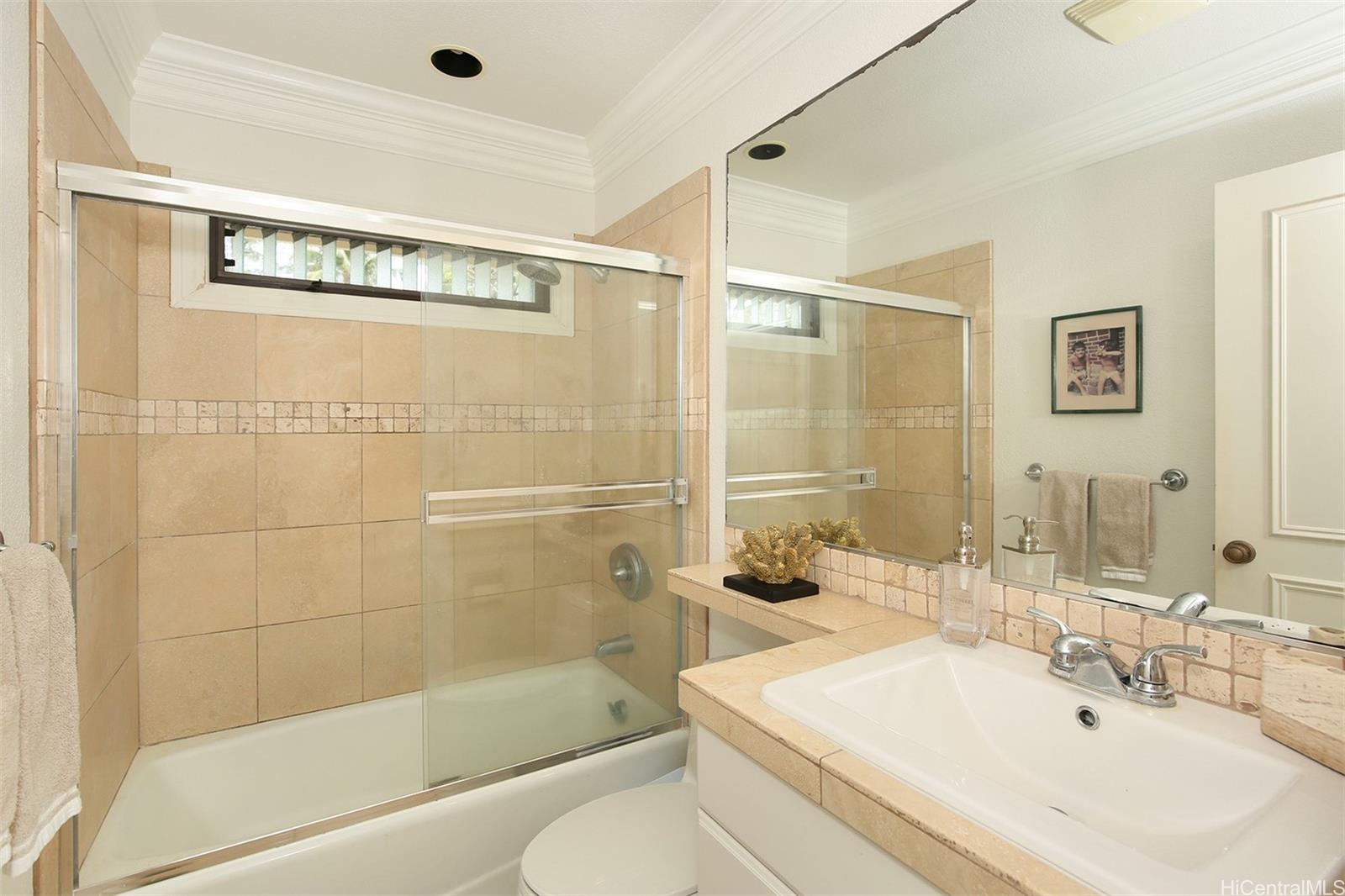 7821  Makaaoa Pl Queens Gate, Hawaii Kai home - photo 11 of 17