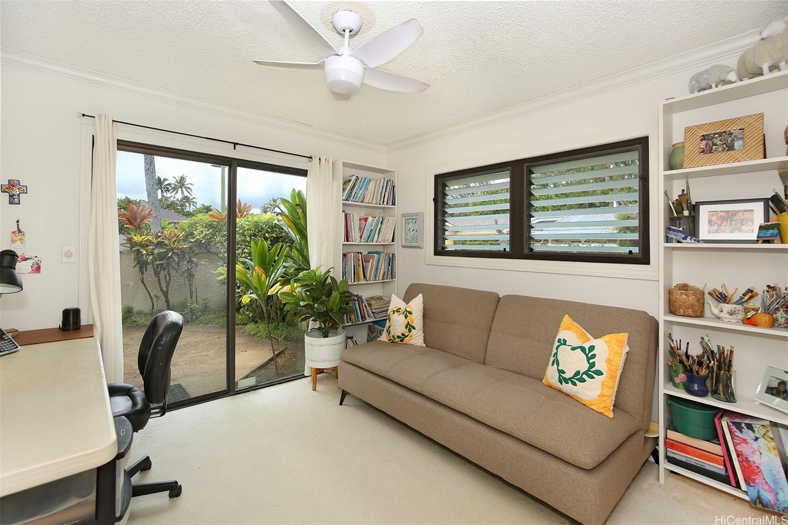 7821  Makaaoa Pl Queens Gate, Hawaii Kai home - photo 12 of 17