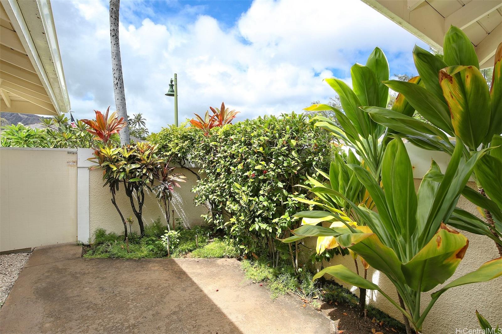 7821  Makaaoa Pl Queens Gate, Hawaii Kai home - photo 13 of 17