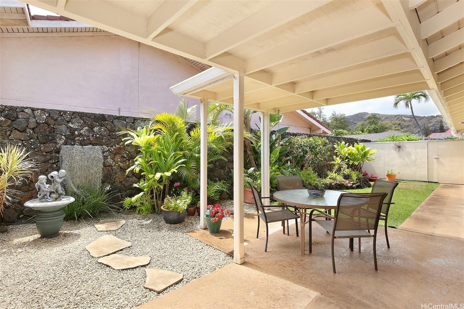 7821  Makaaoa Pl Queens Gate, Hawaii Kai home - photo 15 of 17