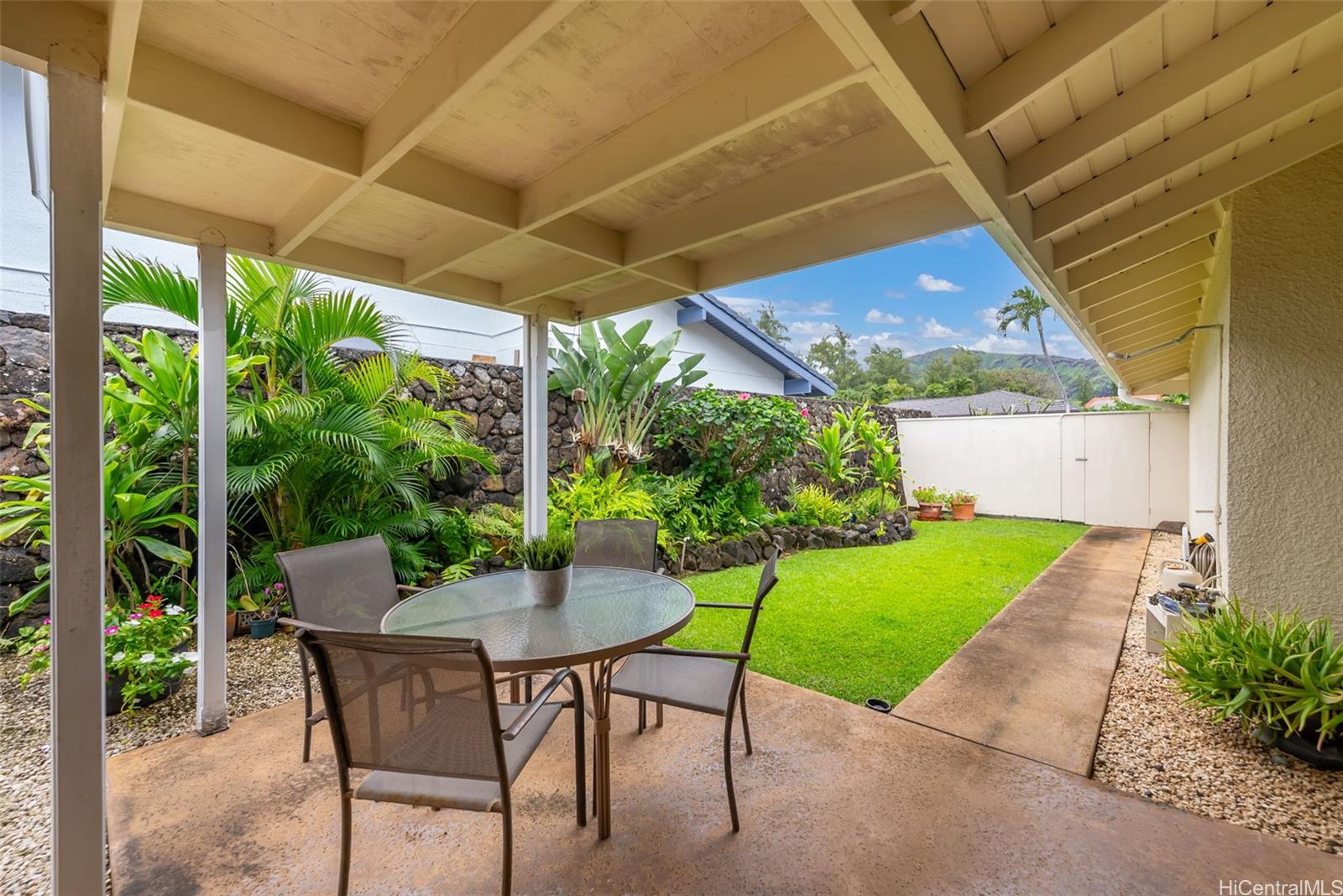7821  Makaaoa Place Queens Gate, Hawaii Kai home - photo 17 of 25