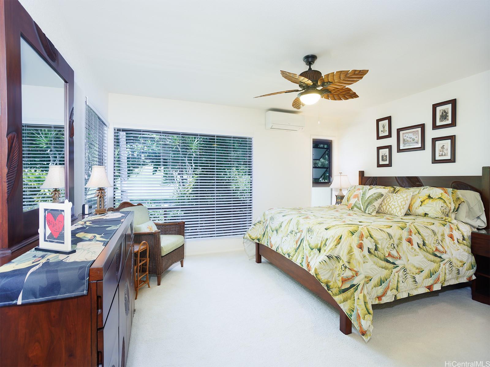 7832  Makaaoa Pl Queens Gate, Hawaii Kai home - photo 11 of 25